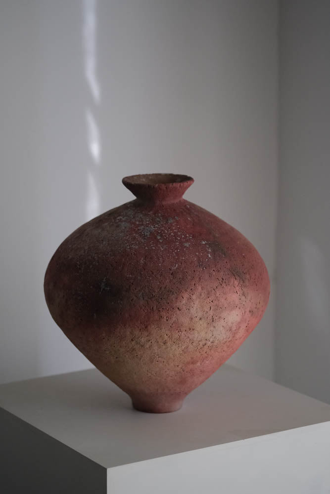Pit-Fired Ceramic Globular Vase by Chen Long – Contemporary Ceramic Art | EmberArte