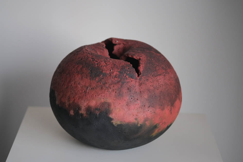 Pit-Fired Ceramic Red and Charcoal Ruptured Globular Vase by Chen Long – Contemporary Ceramic Art | EmberArte