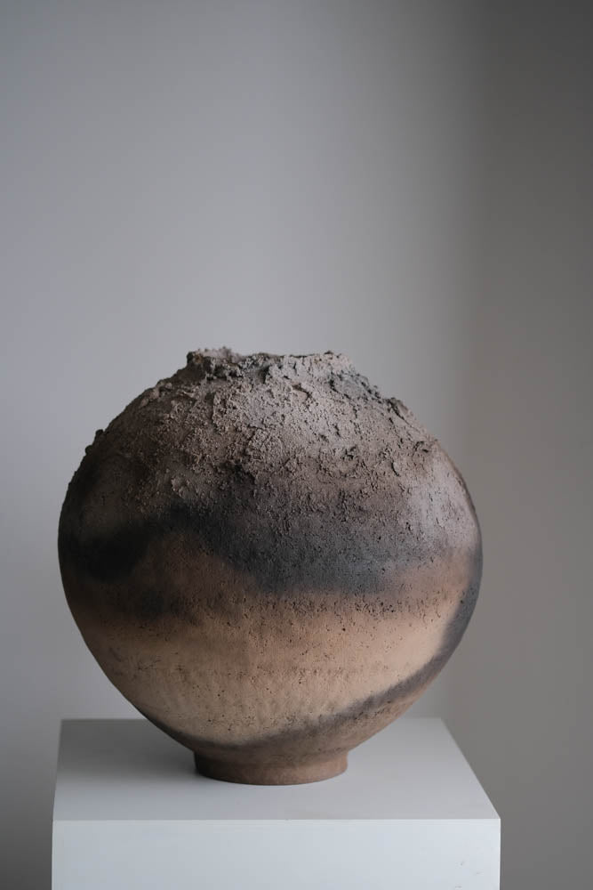 Pit-Fired Mottled Ceramic Sculpture Vessel by Chen Long – Contemporary Ceramic Art | EmberArte