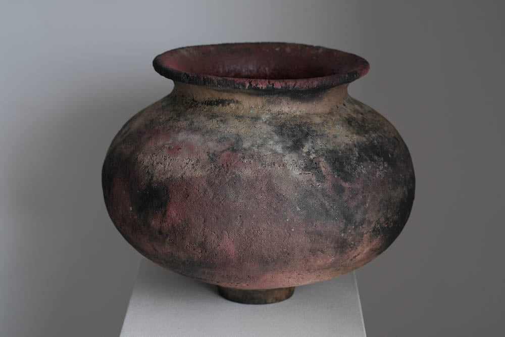 Pit-Fired Ceramic Wide-Bodied Vessel by Chen Long – Contemporary Ceramic Art | EmberArte
