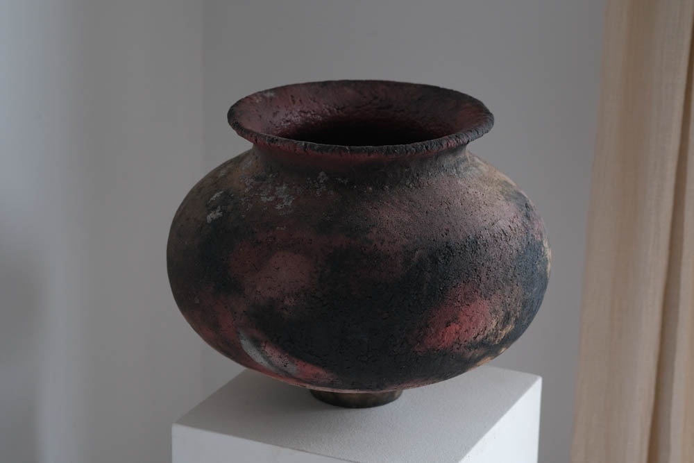 Pit-Fired Ceramic Wide-Bodied Vessel by Chen Long – Contemporary Ceramic Art | EmberArte