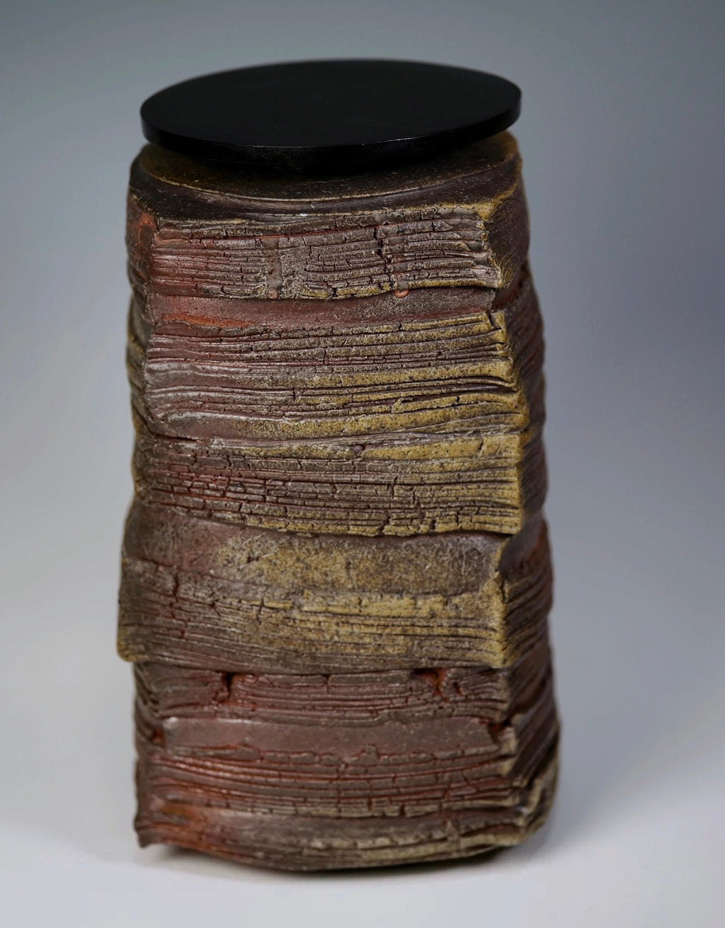 Guan Yan Series ·Large Jar with Lacquered Wooden Lid Wood-Fired Ceramic by Jiang Ma Xiang – Contemporary Ceramic Art | EmberArte