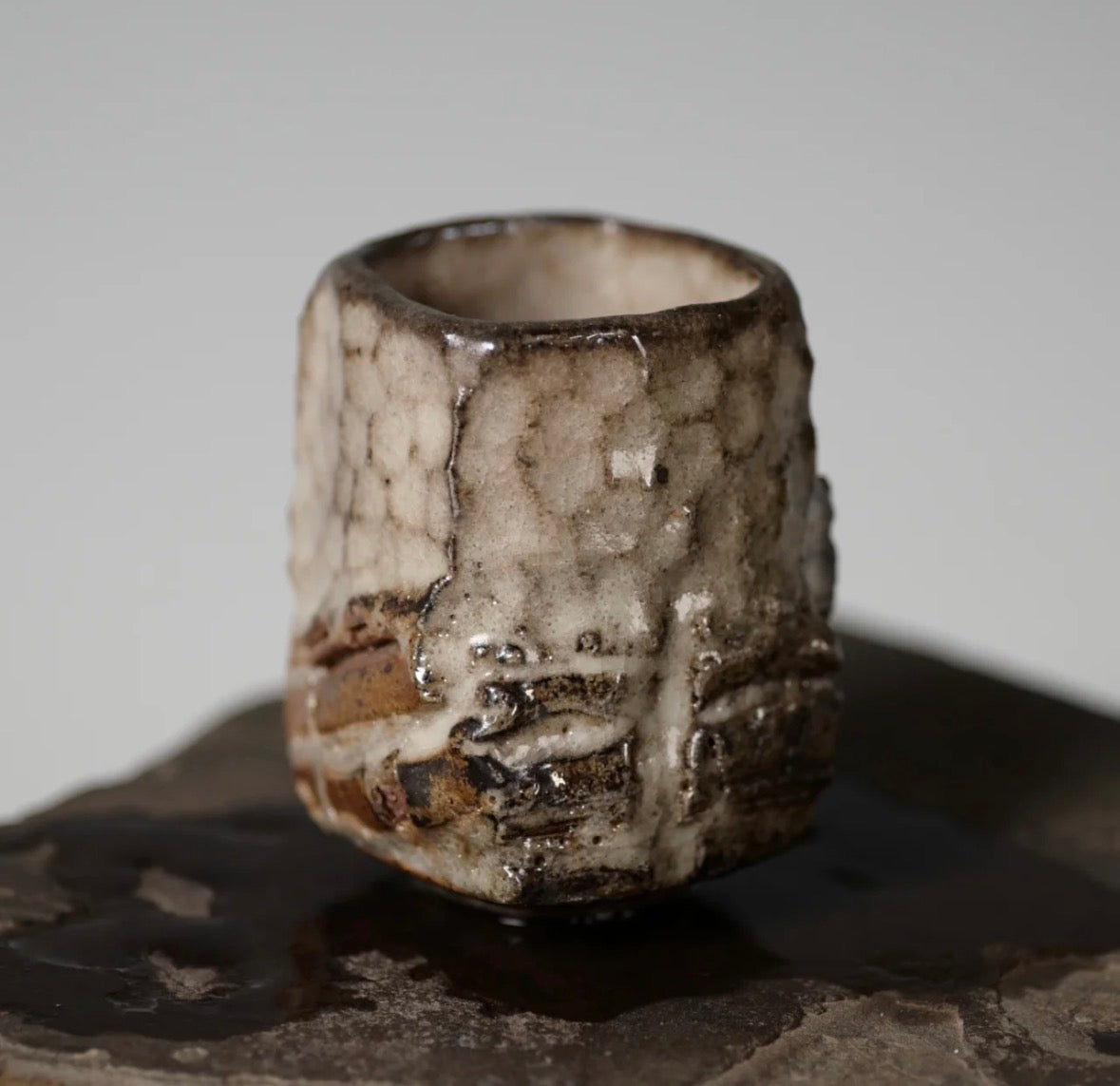 Guan Yan Series · Wood-Fired Gongdao Cup & Master Cup (Available for Separate Purchase)  by Jiang Ma Xiang – Contemporary Ceramic Art | EmberArte