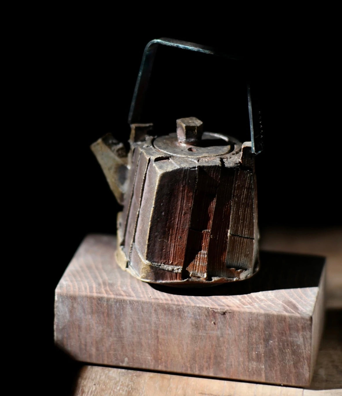 Guan Yan Series · Wood-Fired Ceramic Handled Teapot Handmade Silver Handle by Jiang Ma Xiang – Contemporary Ceramic Art | EmberArte