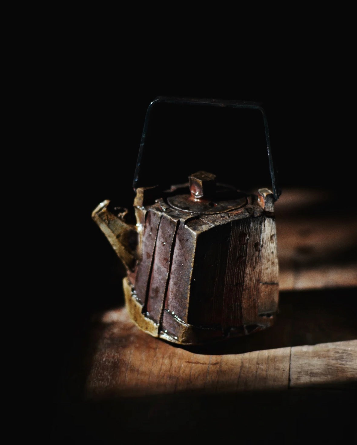 Guan Yan Series · Wood-Fired Ceramic Handled Teapot Handmade Silver Handle by Jiang Ma Xiang – Contemporary Ceramic Art | EmberArte