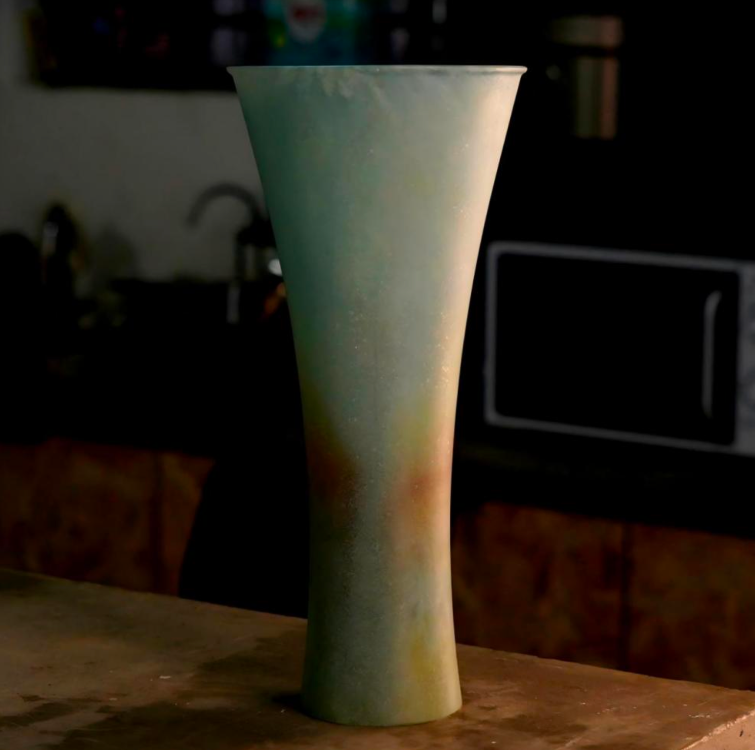 Liuli Waisted Vase by Wang Quan – Contemporary Glass Art | EmberArte