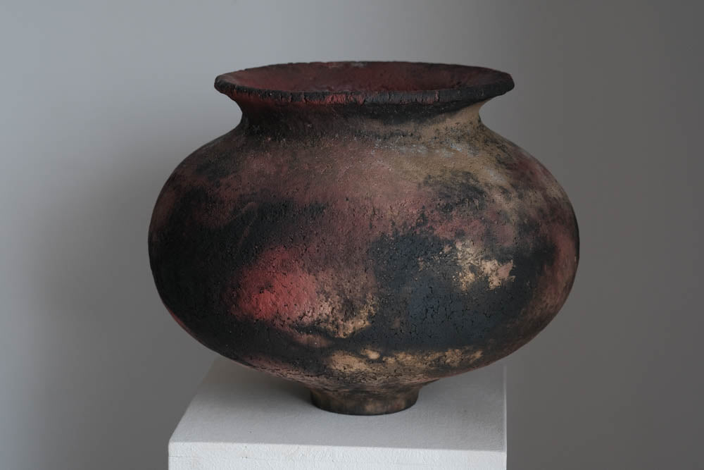 Pit-Fired Ceramic Wide-Bodied Vessel by Chen Long – Contemporary Ceramic Art | EmberArte